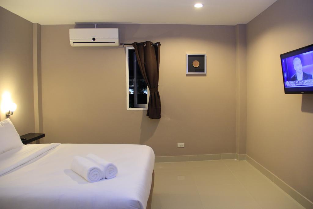 Shooters Guesthouse Pattaya Værelse billede
