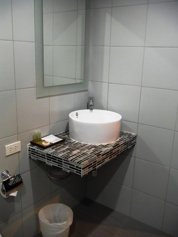 Shooters Guesthouse Pattaya Værelse billede